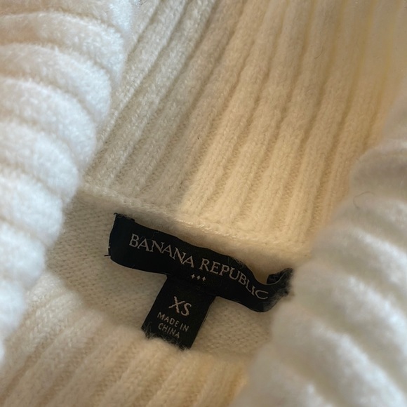Banana Republic White Turtle Neck Sweater - Picture 3 of 4